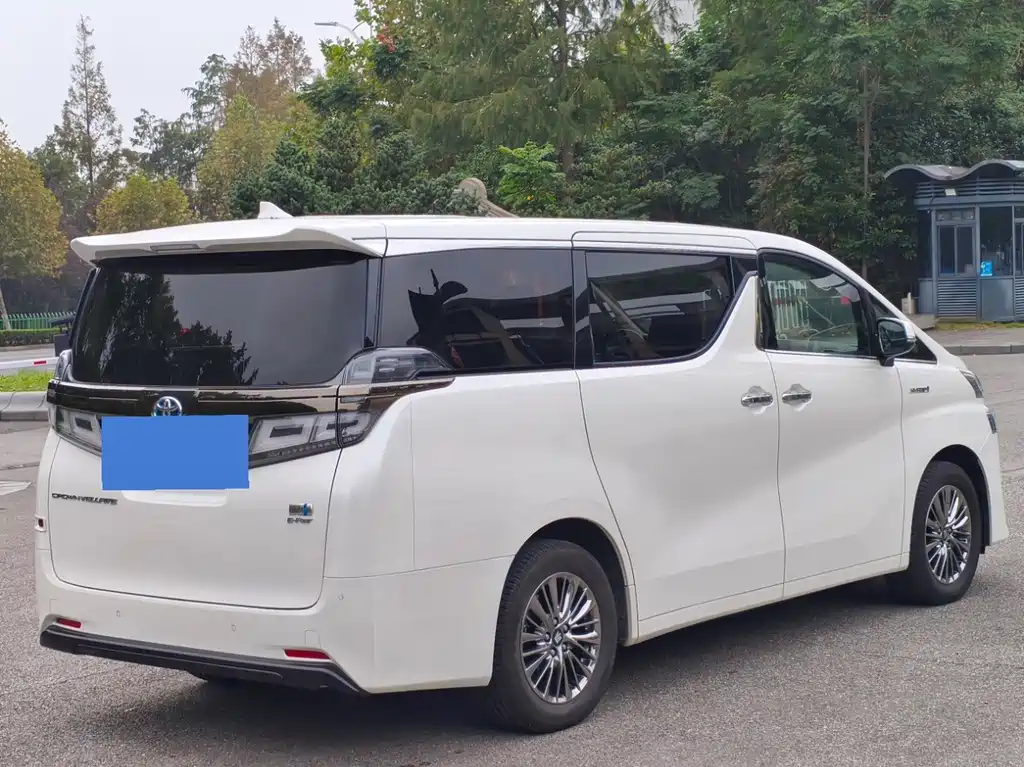 Toyota Vellfire — фото 4