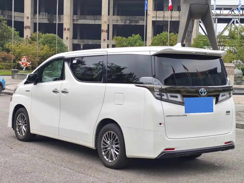 Toyota Vellfire — фото 6