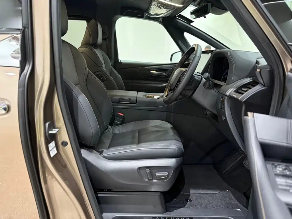 Toyota Alphard — фото 4