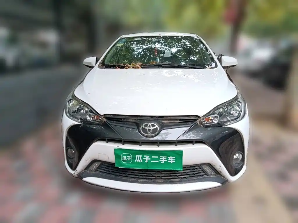 Toyota Yaris L — фото 2