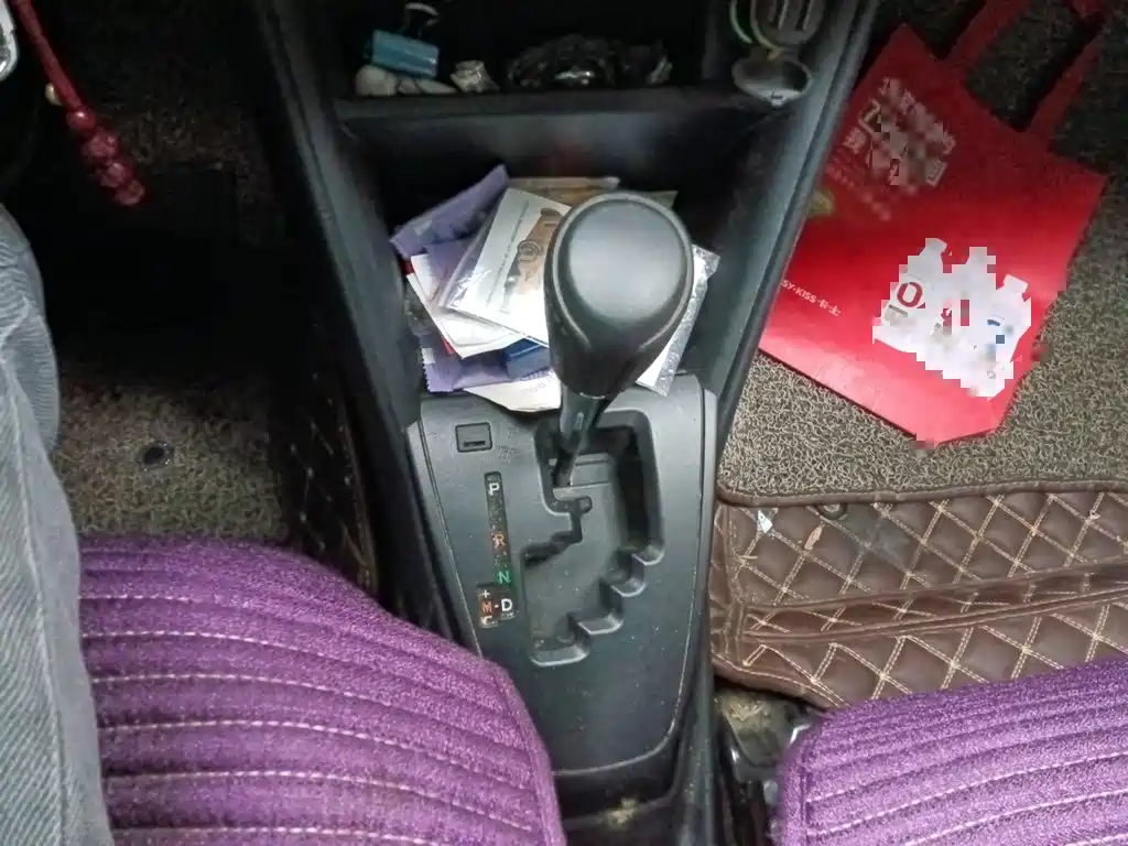 Toyota Yaris L — фото 15