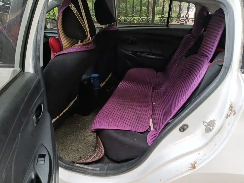 Toyota Yaris L — фото 18