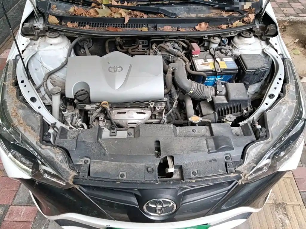 Toyota Yaris L — фото 21