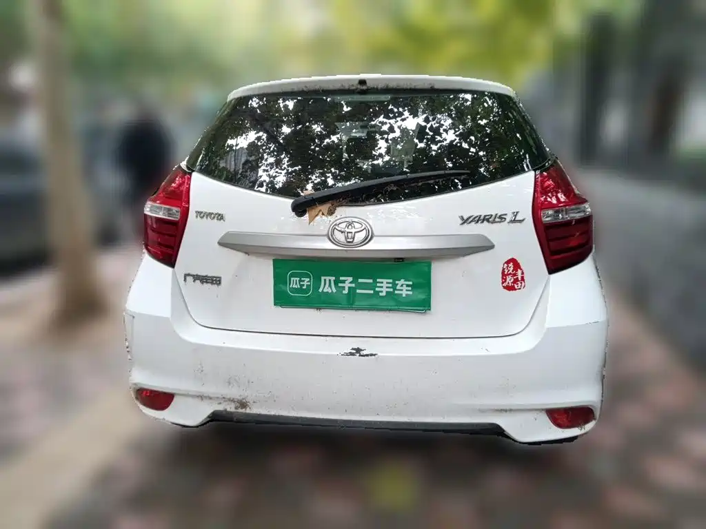 Toyota Yaris L — фото 5