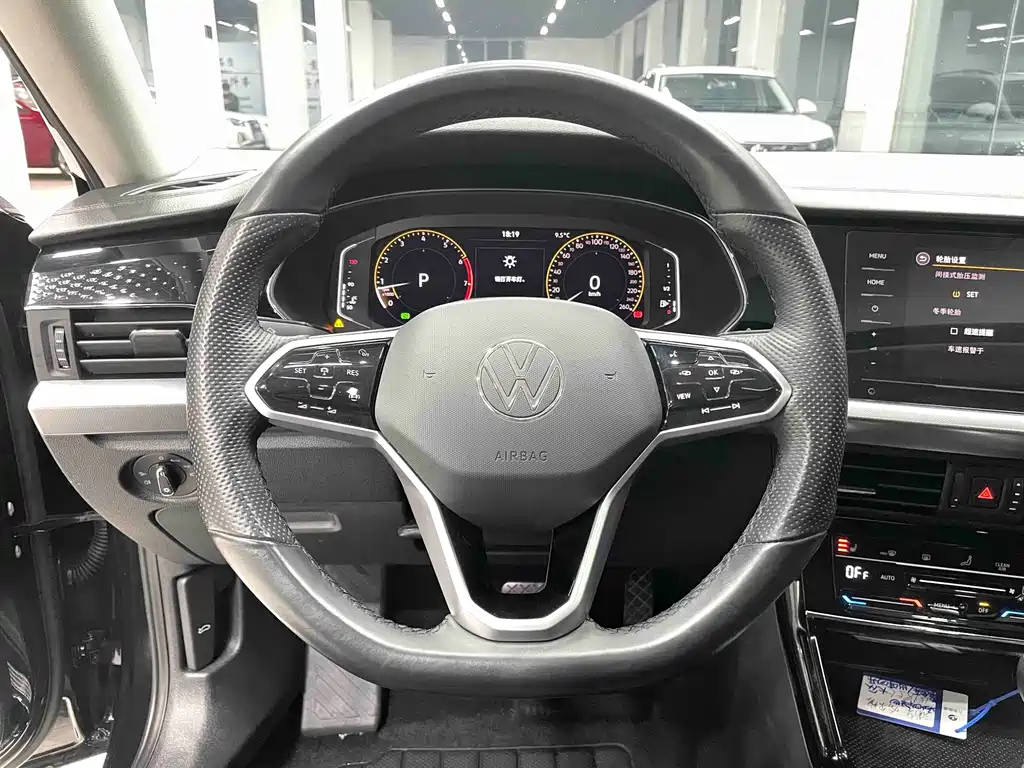 Volkswagen Passat — фото 4