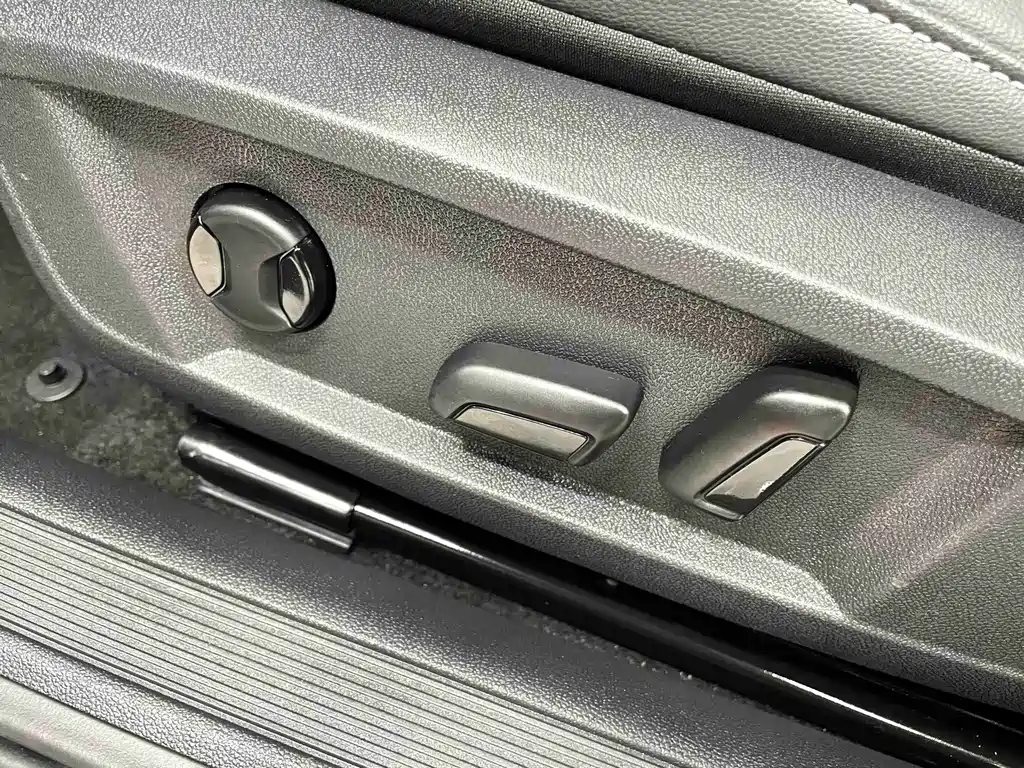 Volkswagen Passat — фото 8