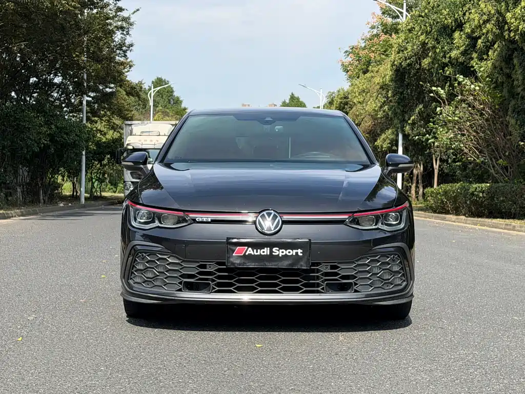 Volkswagen Golf GTI — фото 3