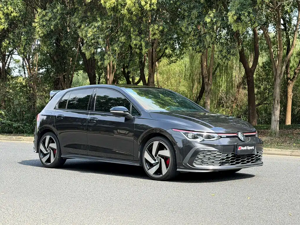 Volkswagen Golf GTI — фото 5