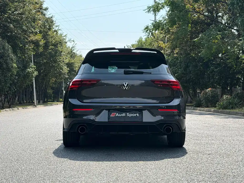 Volkswagen Golf GTI — фото 8