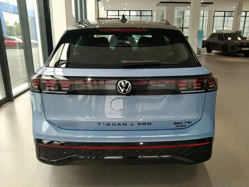 Volkswagen Tiguan L — фото 5