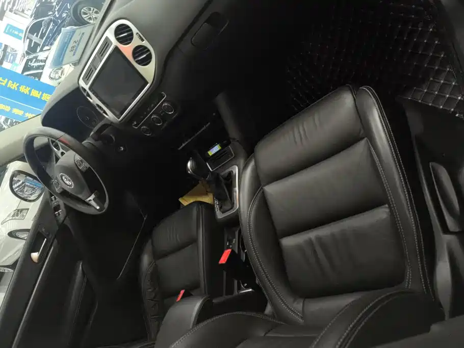 Volkswagen Tiguan — фото 8
