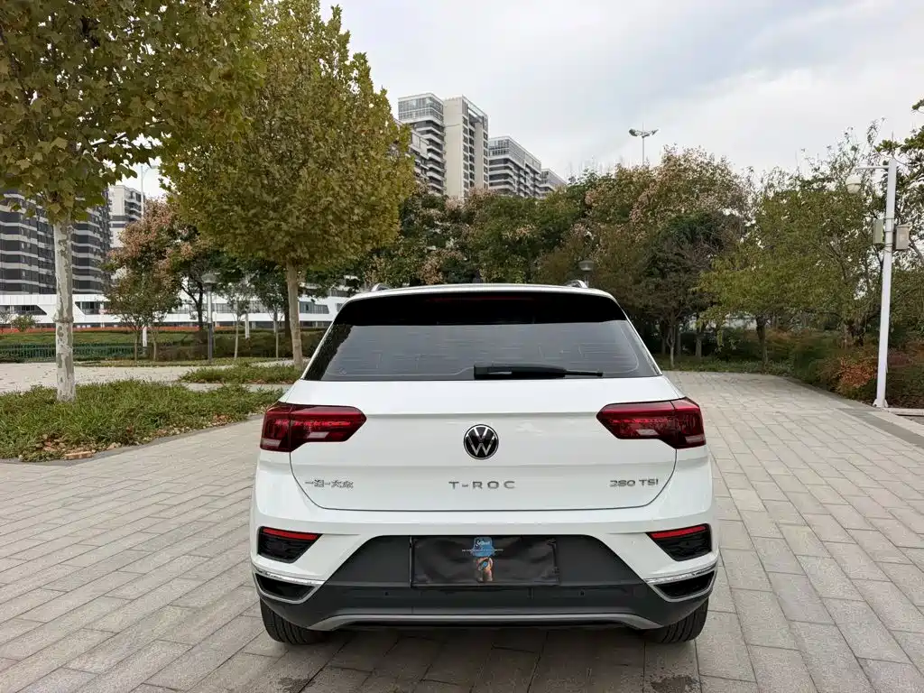 Volkswagen T-Roc — фото 4