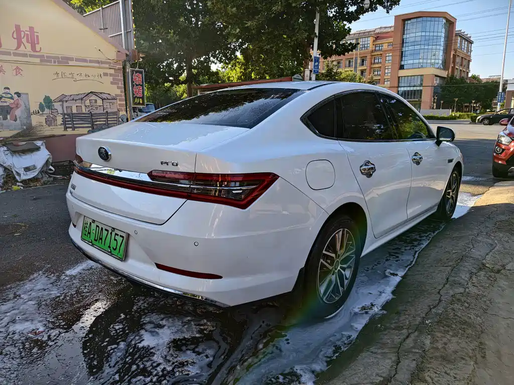 BYD Qin Pro NEV — фото 4