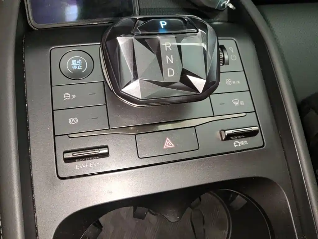 BYD Qin L — фото 14