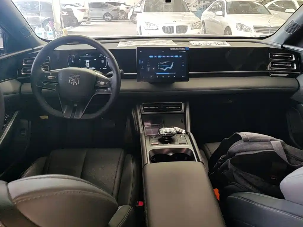 BYD Qin L — фото 10