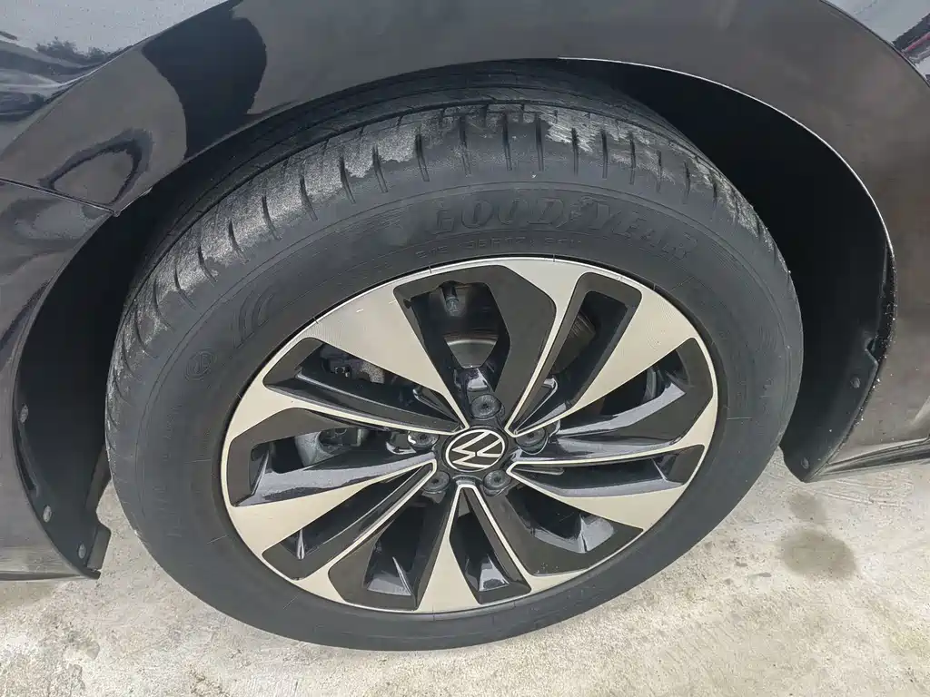 Volkswagen Passat — фото 11