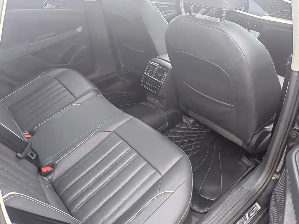 Volkswagen Passat — фото 7
