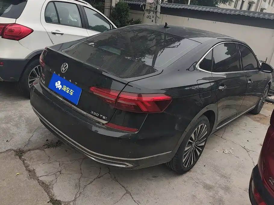 Volkswagen Passat — фото 3