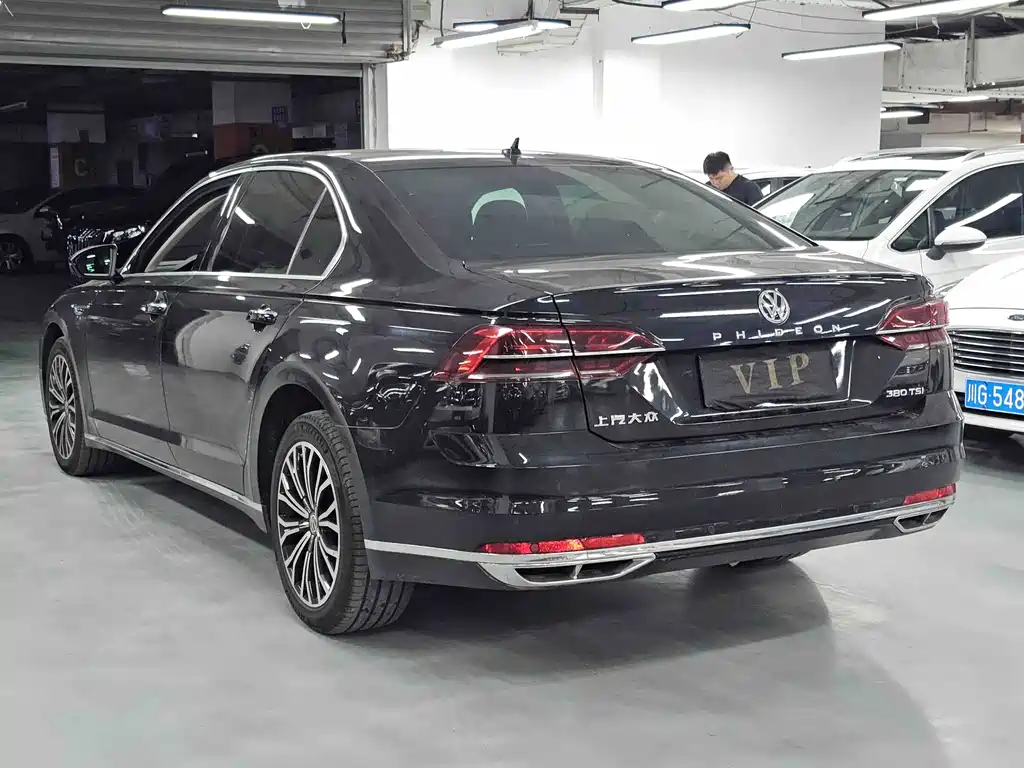 Volkswagen Phideon — фото 6