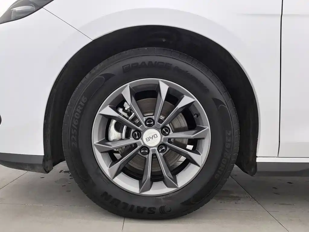 BYD Seal 05 DM-i — фото 17