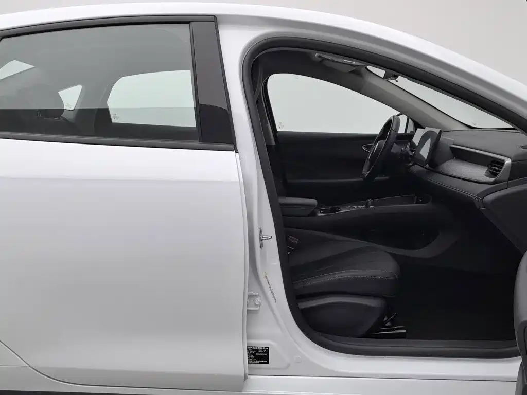 BYD Seal 05 DM-i — фото 23
