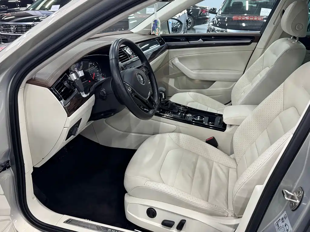 Volkswagen Phideon — фото 4