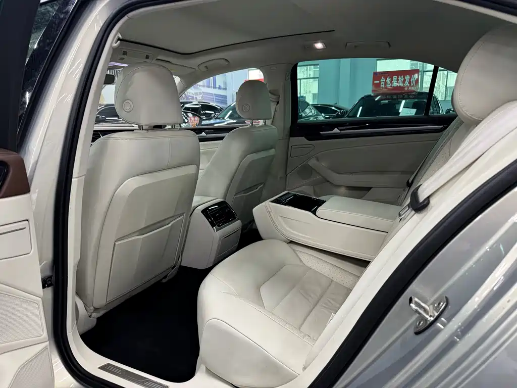 Volkswagen Phideon — фото 5