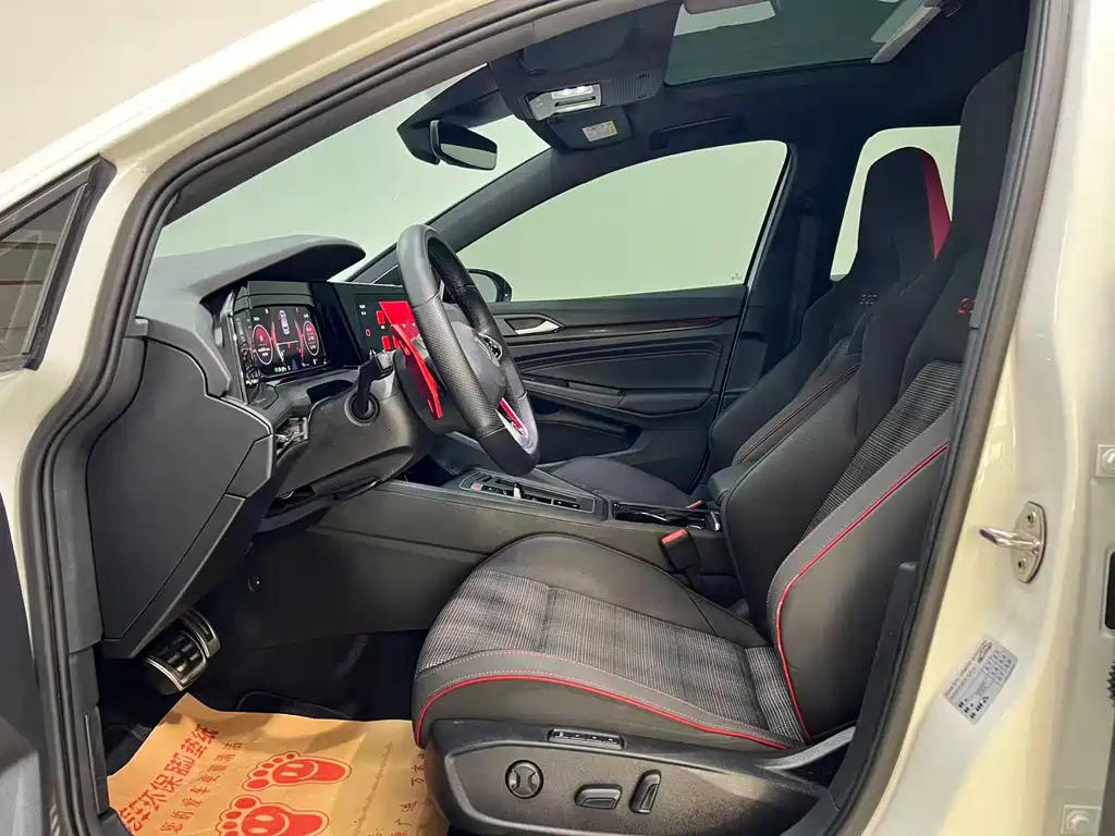Volkswagen Golf GTI — фото 3