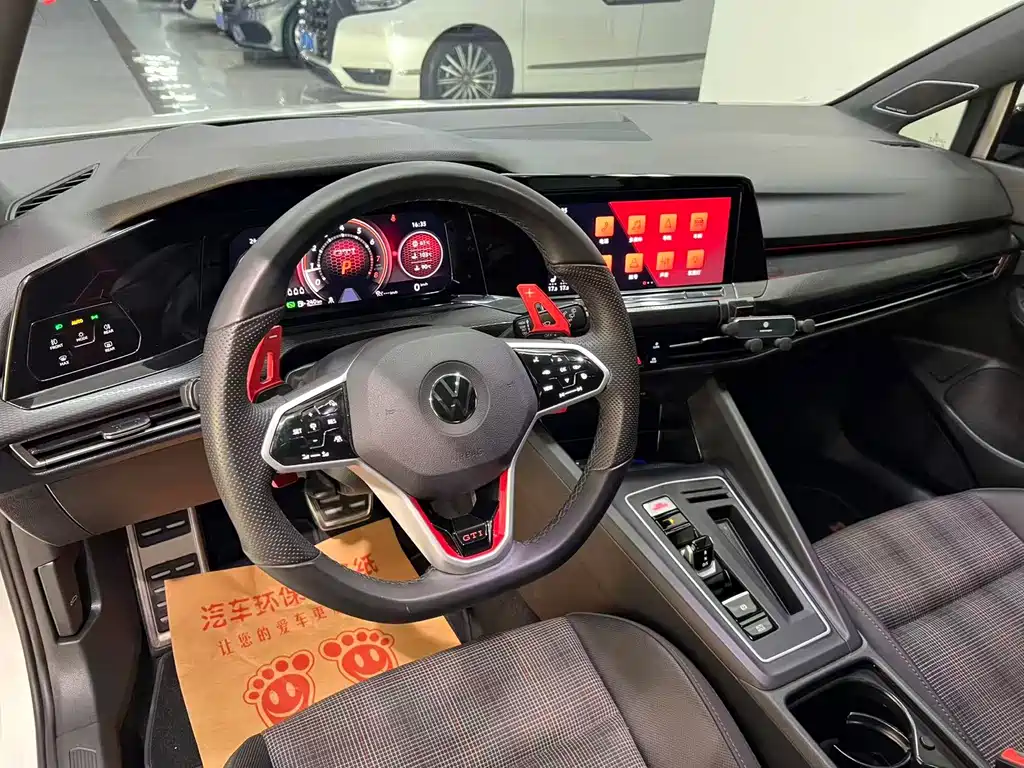 Volkswagen Golf GTI — фото 4