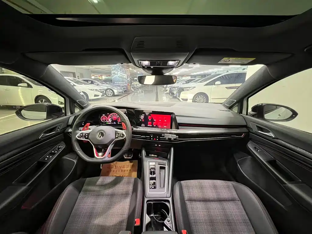 Volkswagen Golf GTI — фото 6