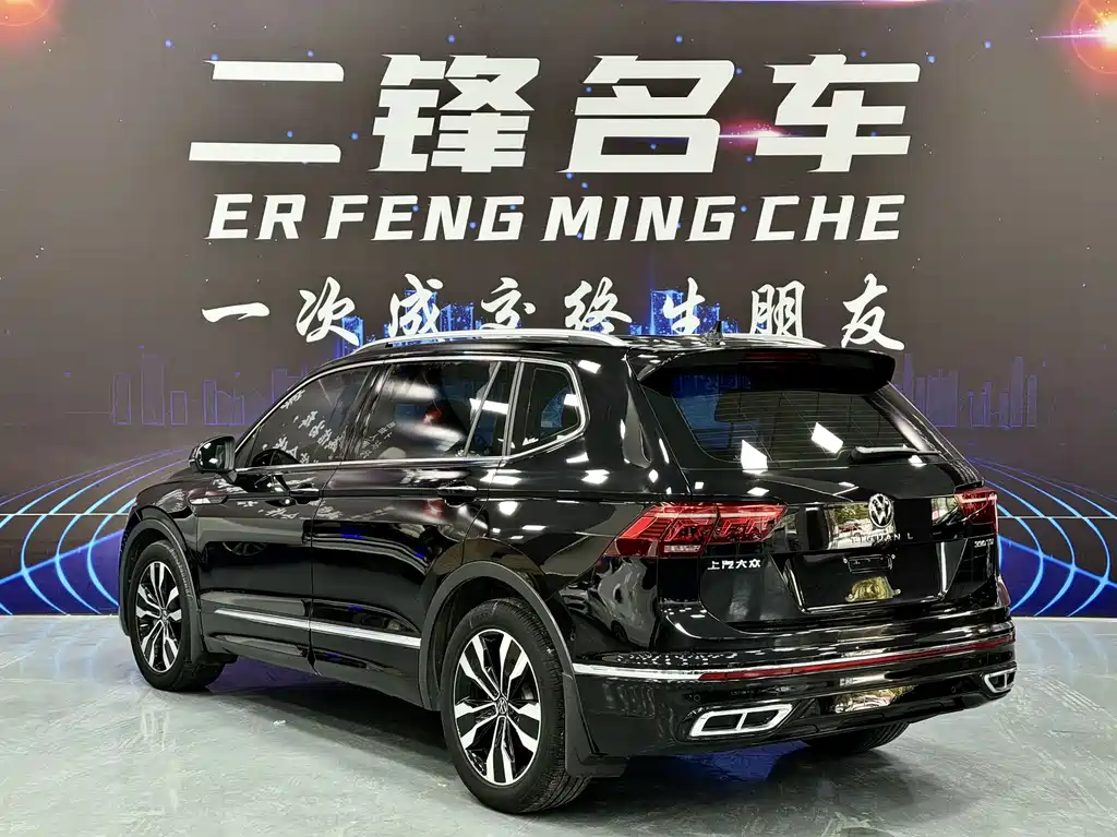 Volkswagen Tiguan L — фото 6