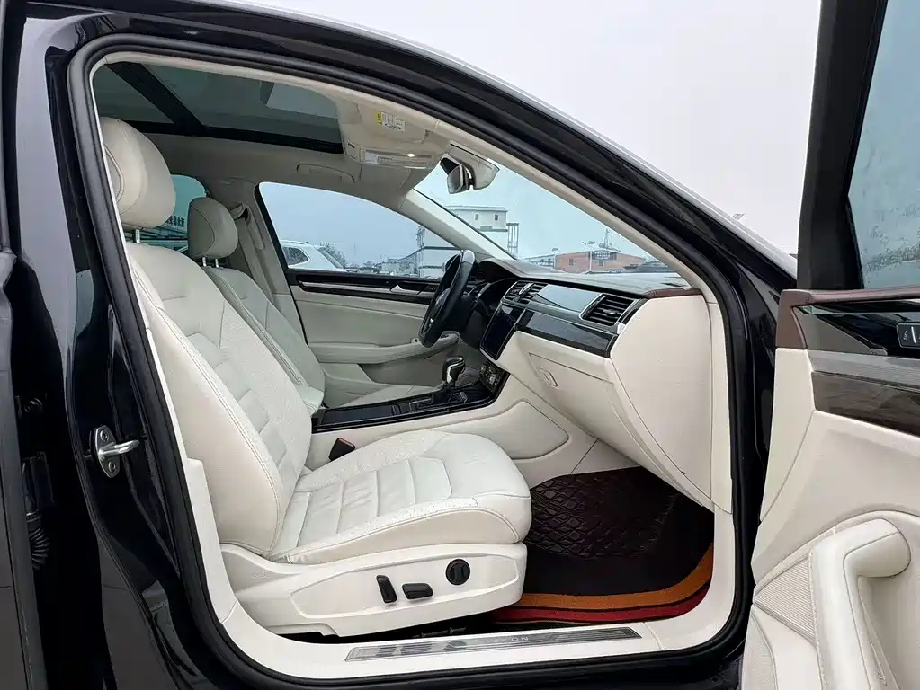 Volkswagen Phideon — фото 9