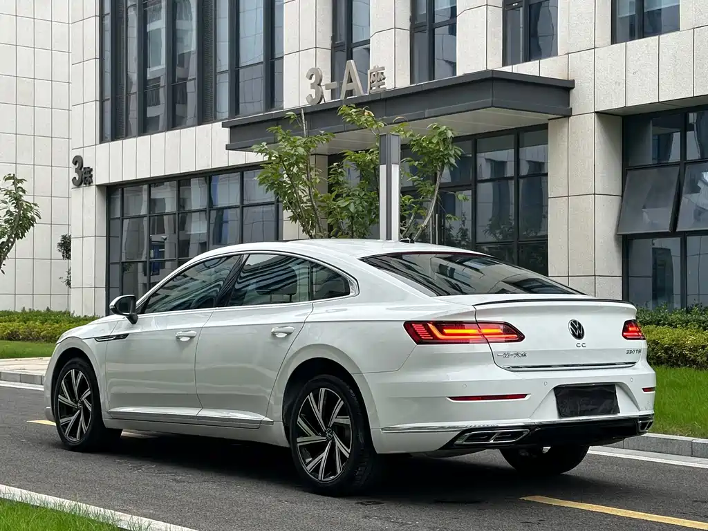 Volkswagen CC — фото 28
