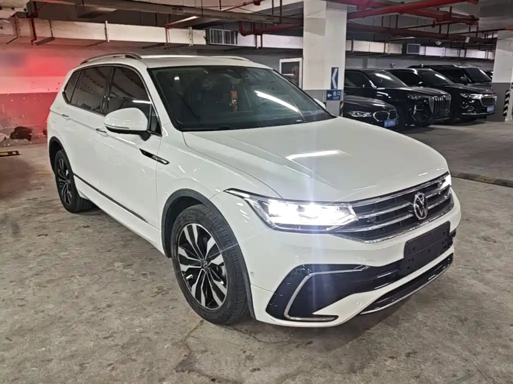 Volkswagen Tiguan L — фото 3