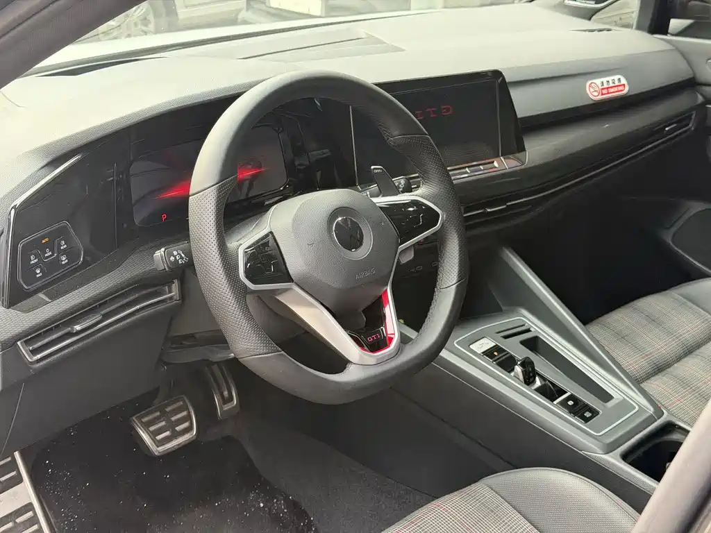 Volkswagen Golf GTI — фото 3