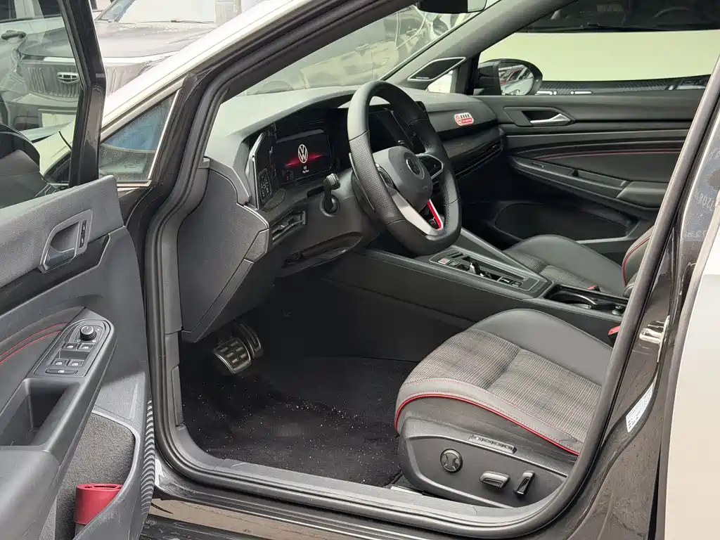 Volkswagen Golf GTI — фото 4