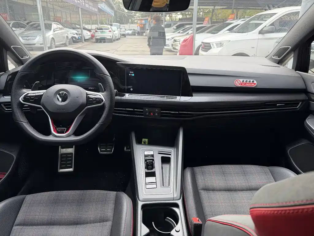 Volkswagen Golf GTI — фото 5