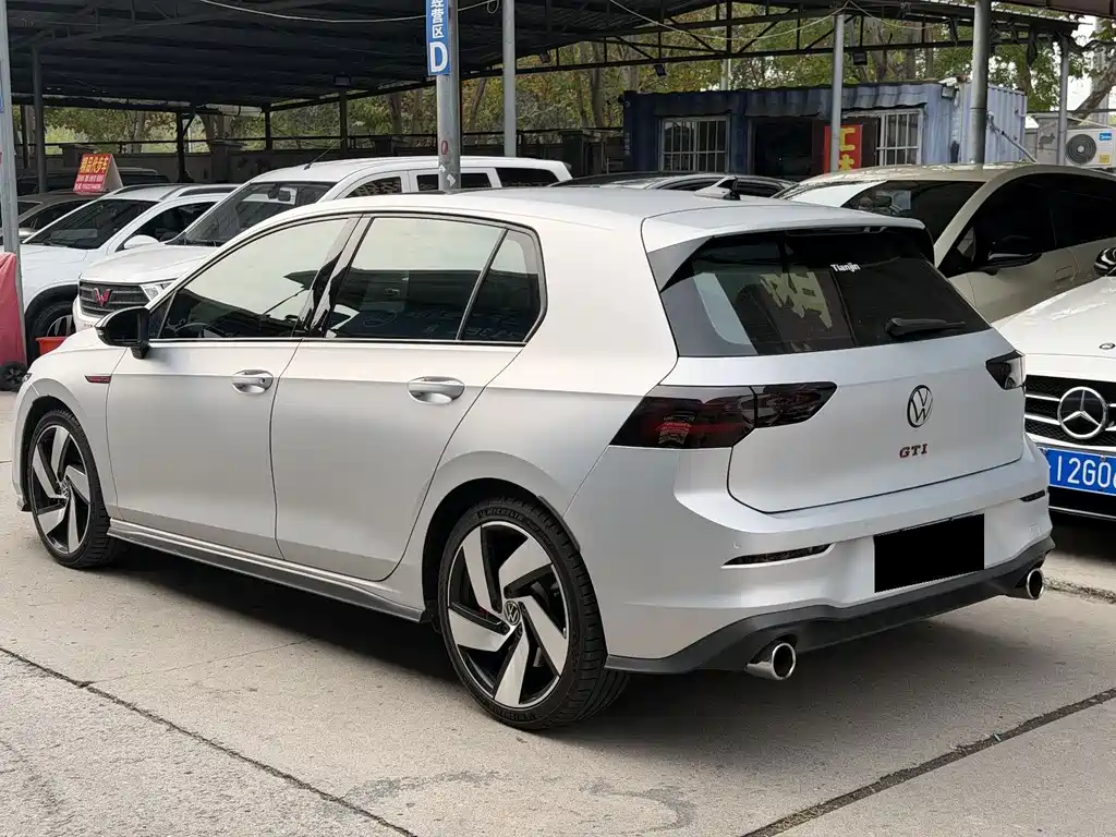 Volkswagen Golf GTI — фото 8