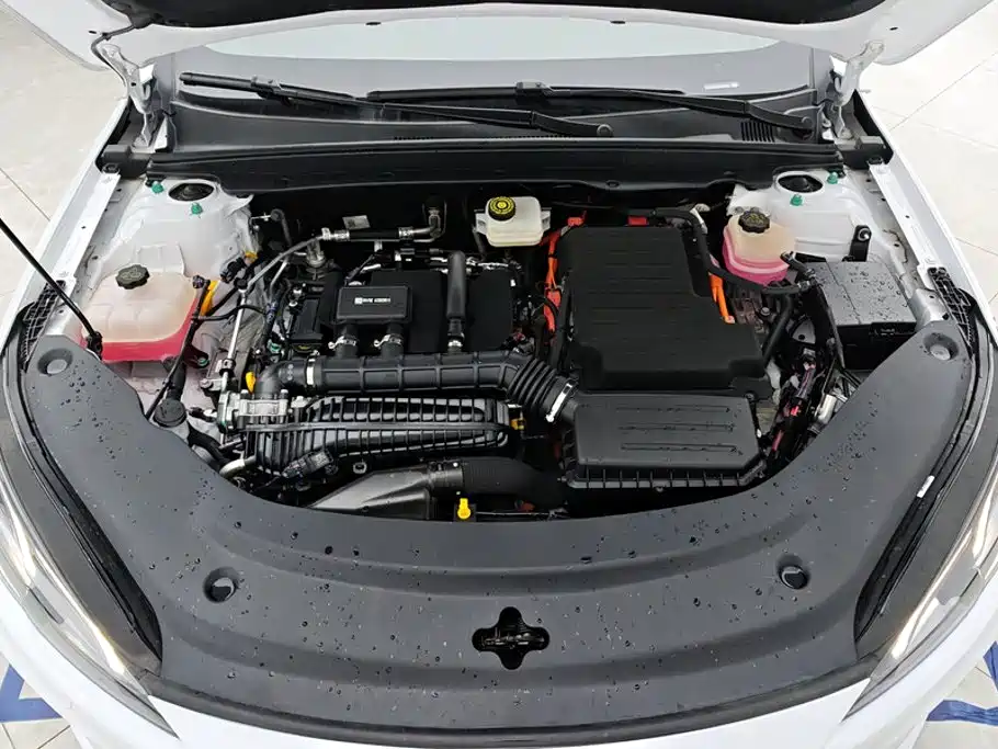 BYD Seal 05 DM-i — фото 10