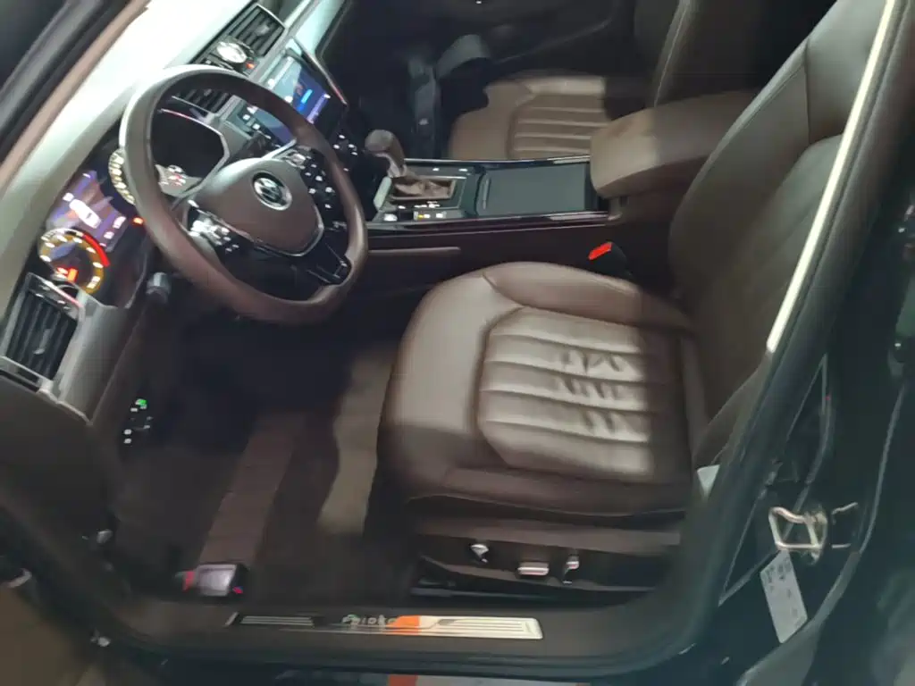 Volkswagen Phideon — фото 14