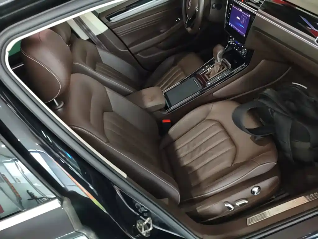 Volkswagen Phideon — фото 24