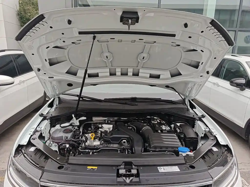 Volkswagen Tiguan L — фото 19