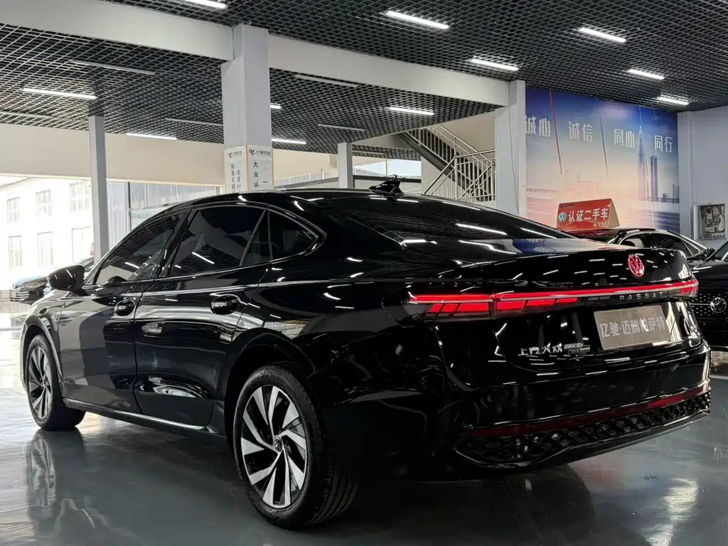 Volkswagen Passat — фото 4