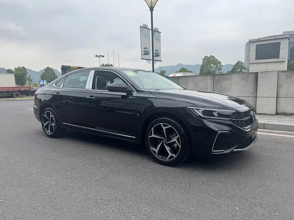 Volkswagen Passat — фото 4