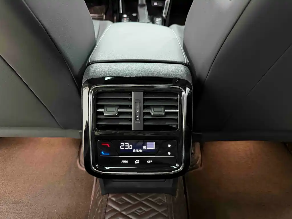Volkswagen Passat — фото 17
