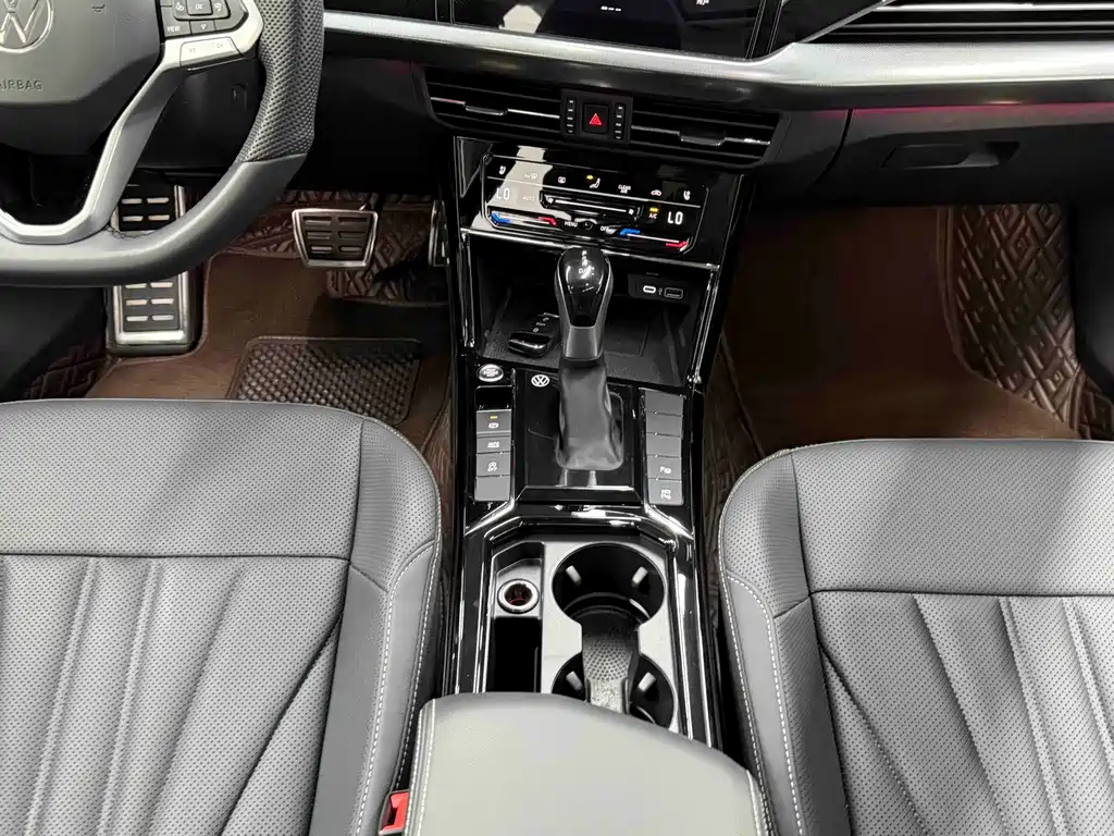 Volkswagen Passat — фото 21