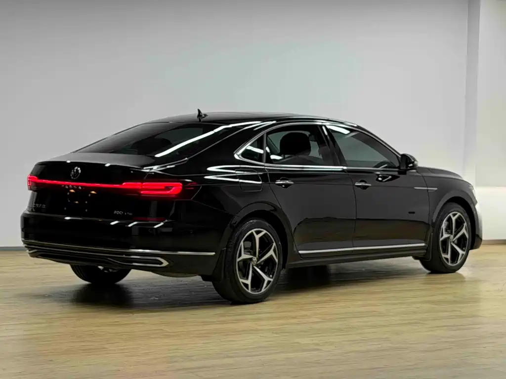 Volkswagen Passat — фото 29