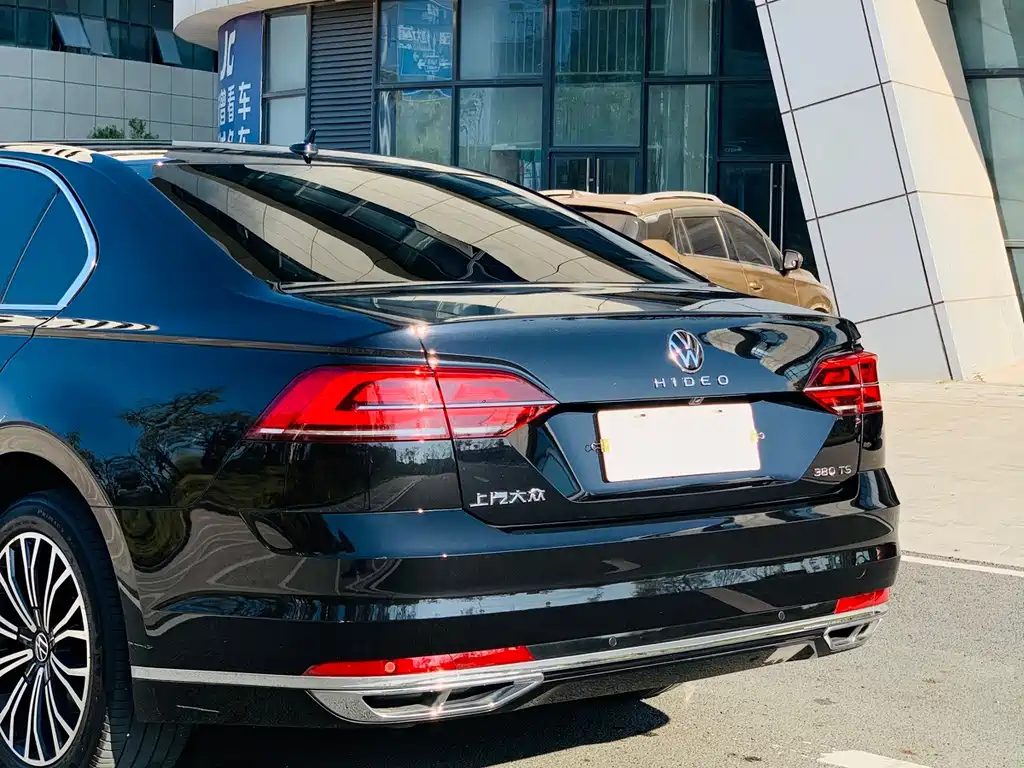 Volkswagen Phideon — фото 11