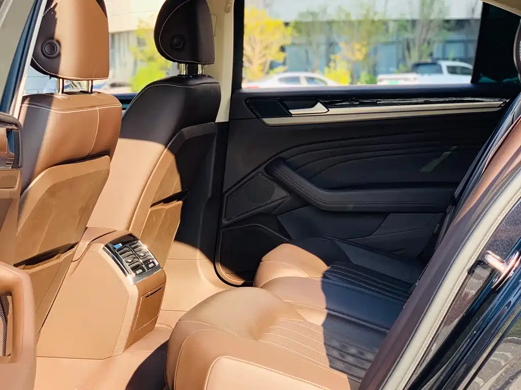 Volkswagen Phideon — фото 18