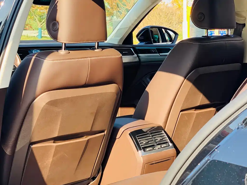 Volkswagen Phideon — фото 19